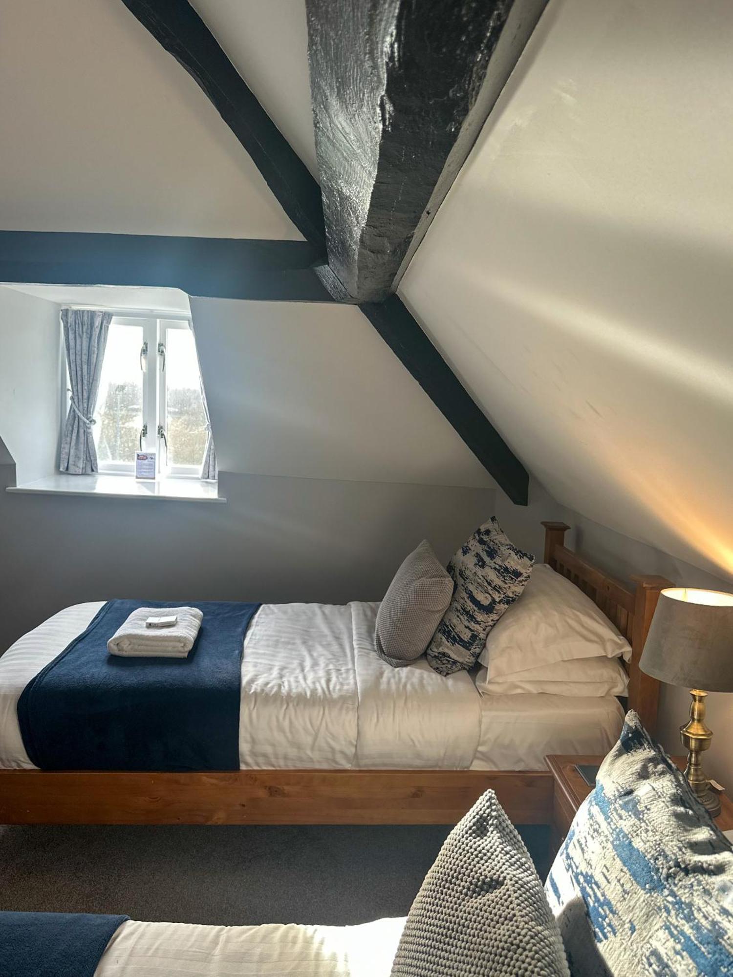 The Corbet Arms Uffington (Shropshire) Quarto foto